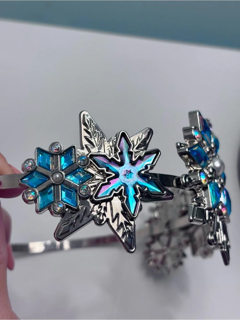 Disneyworld Bibbidi Bobbidi Boutique Frozen Elsa metal and rhinestone tiara